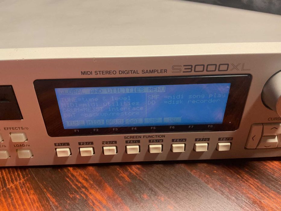 Sampler Akai S3000XL + karta IB-208P / sprawny /  serwisowany