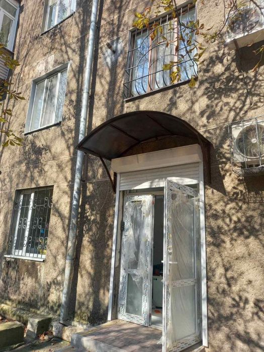 Навіс козирок. Навес козырек