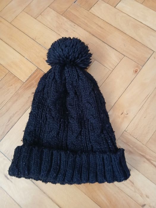 Męska. czapka czarna z pomponem