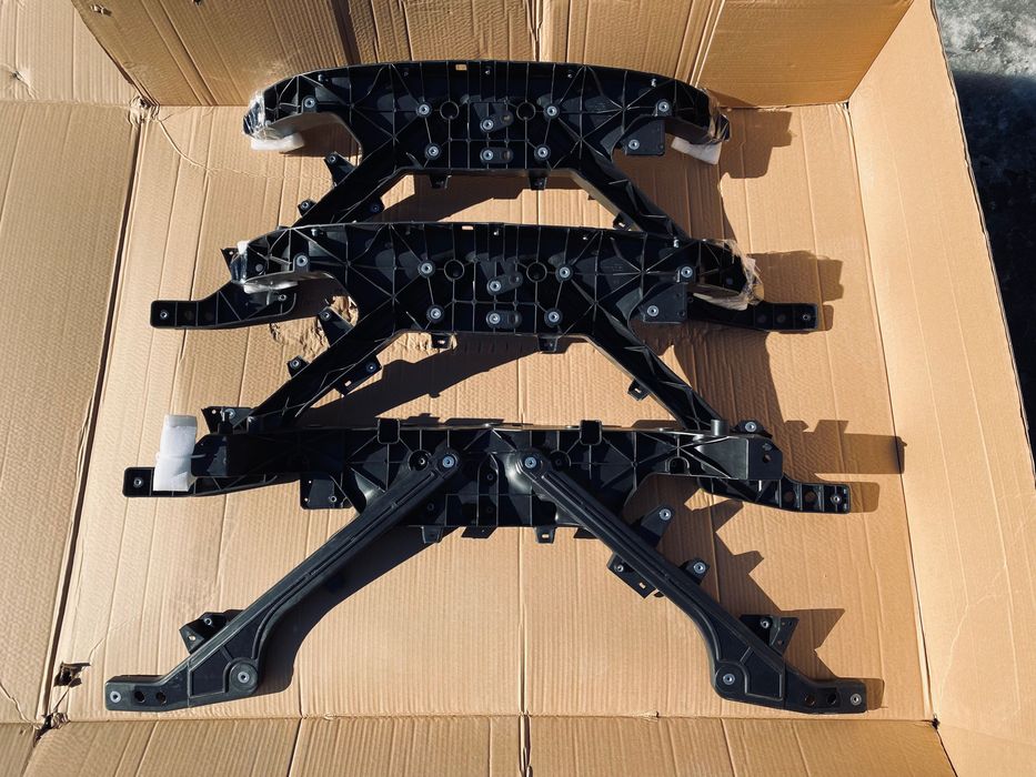 Решетка переднего бампера Tesla Model Y 3