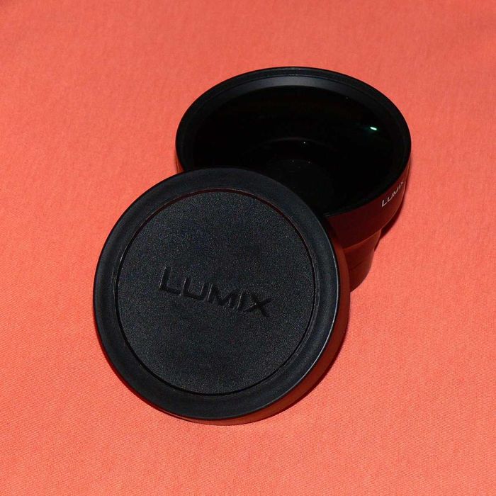 Об'єктив Panasonic Lumix DMW-LW55 0.7x Made in Japan.