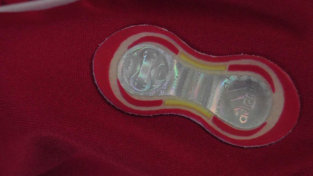 piłkarska Adidas z hologramem i inne rozm