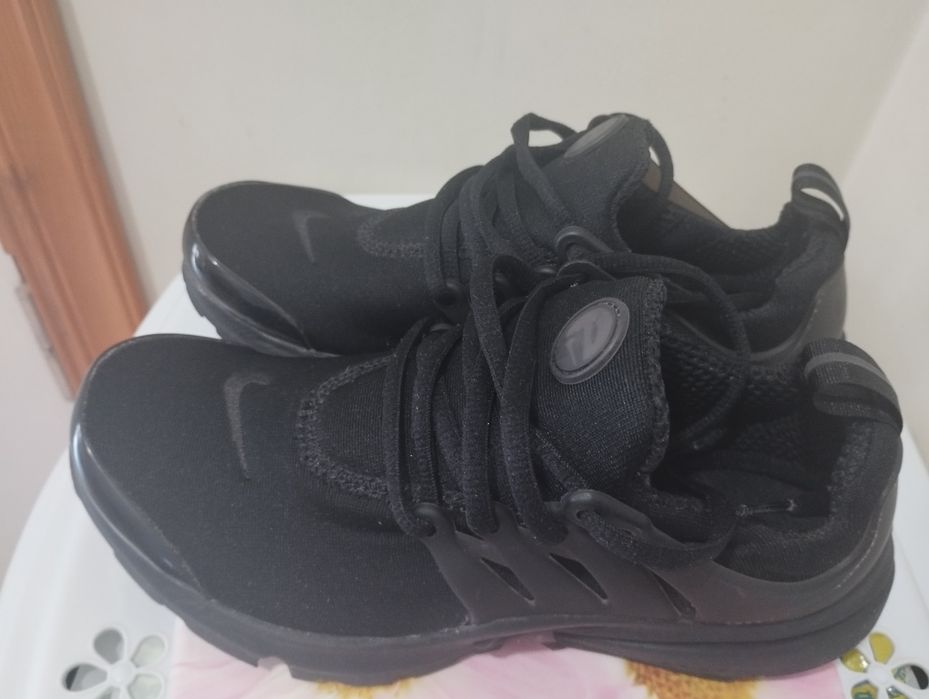 Продам кросівки Nike
