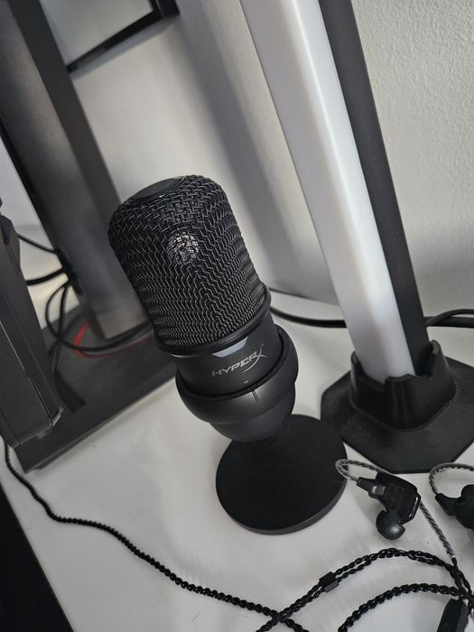 Microfone HyperX solo cast