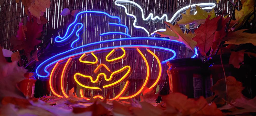 Neon LED na halloween dynia nietoperz