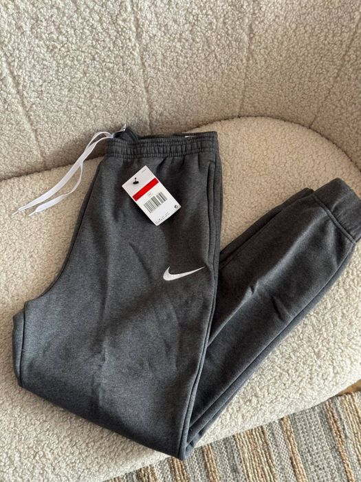 Спортивні чоловічі штани Nike на флісі М,Л