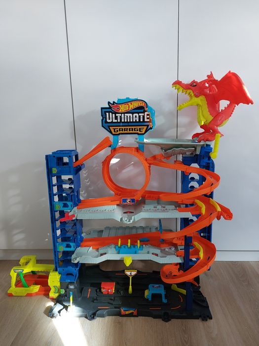Hot wheels city mega garaż ze smokiem