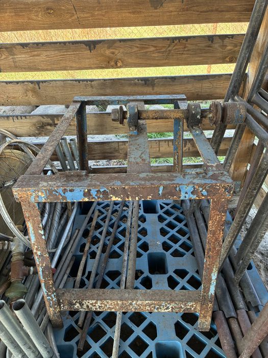 Krajzega do drzewa ,stołem i piła