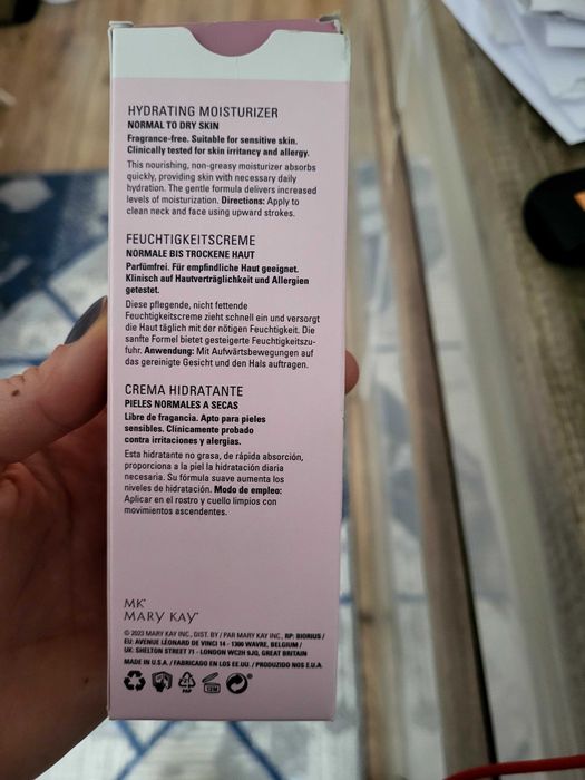May kay lekki krem nawilżający 85g
