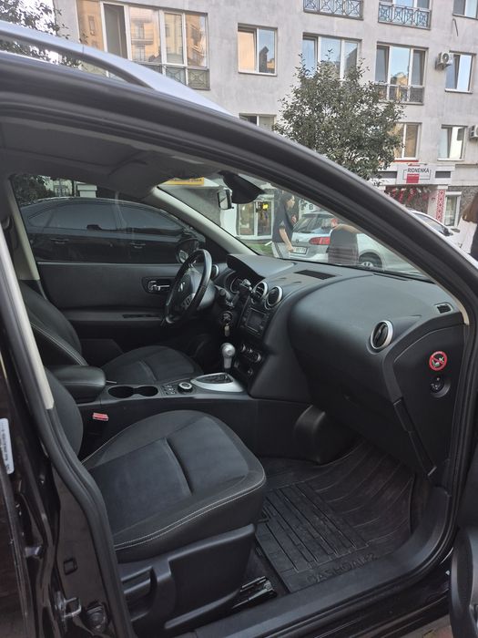 Продам Nissan Qashqai+2
