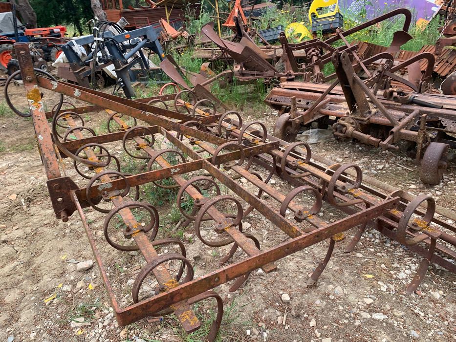 Vibrocultor com rolo Mafra