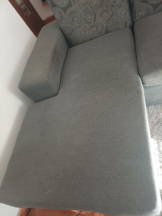 Sofá com  chaise longue
