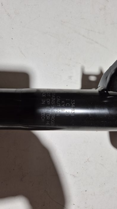 Amortyzator gazowy przód Audi Seat Skoda Volkswagen KYB 334 834