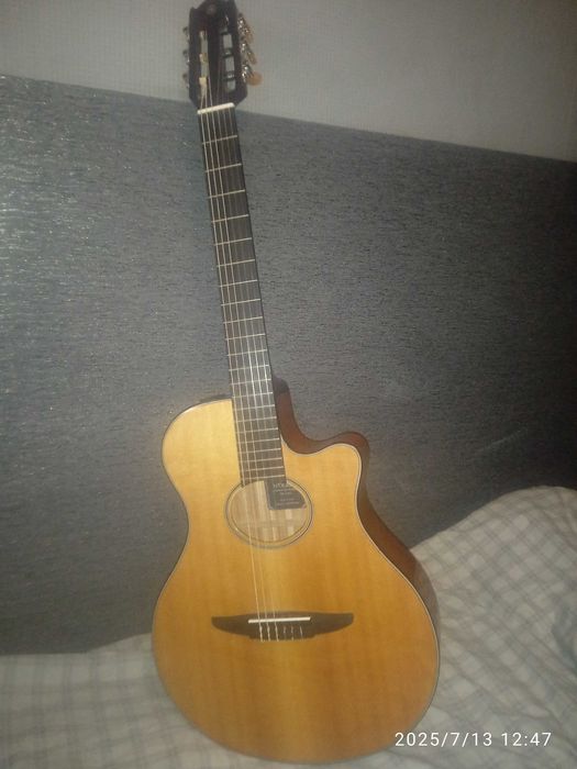 Гітара Ямаха в гарному стані електроакустична