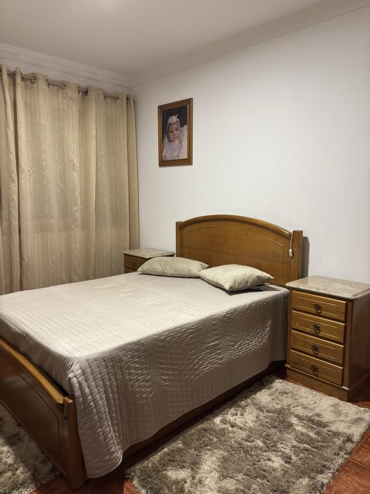 Quarto completo de madeira