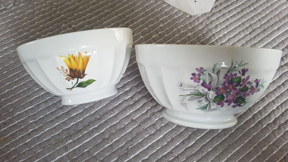 Tigelas porcelana louca francesa longchamp e chicara de vidro pintada