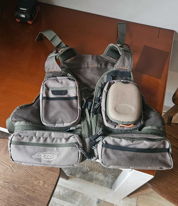 Жилет рыболовный. Полностью новый.