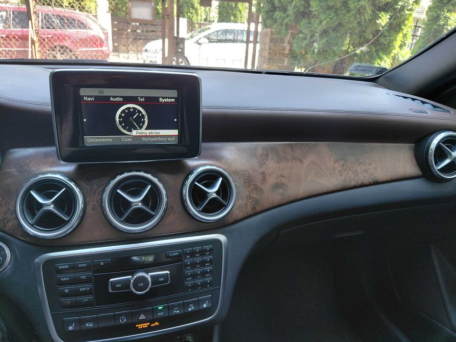 Syndyk sprzeda samochód Mercedes-Benz GLA 250