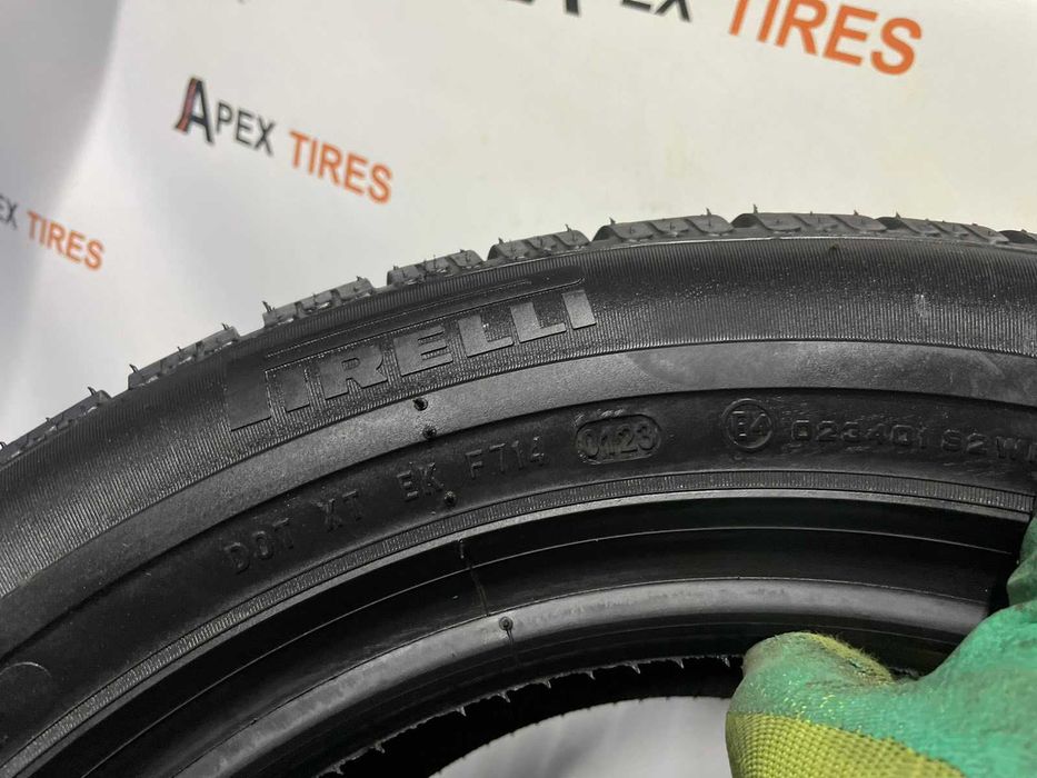 Продам пару як нових зимових шин Pirelli 235/55 R17 235*55 R17 20001735
