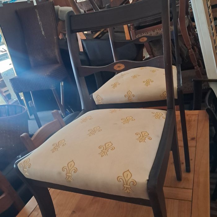 Krzesła w stylu Biedermeier