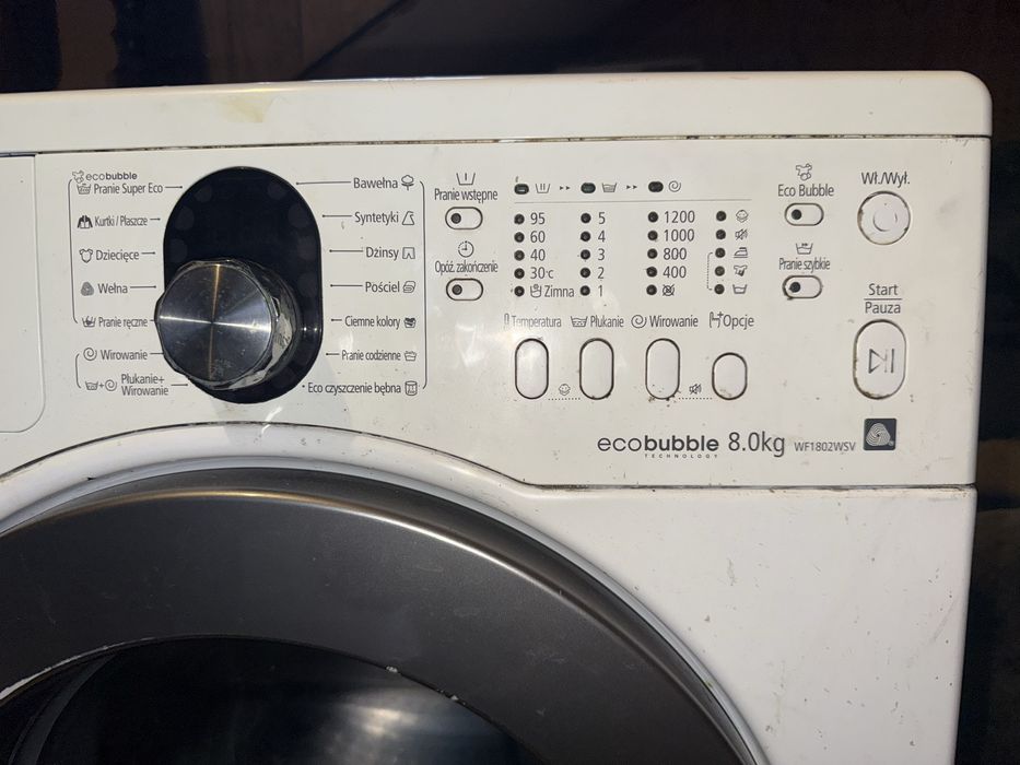 Sprxedam pralkę  automatyczną SAMSUNG 8 kg