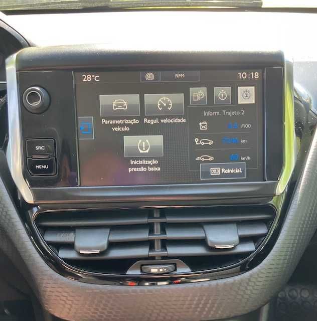 Vendo Peugeot 208 (ano 2016), em ótimo estado.