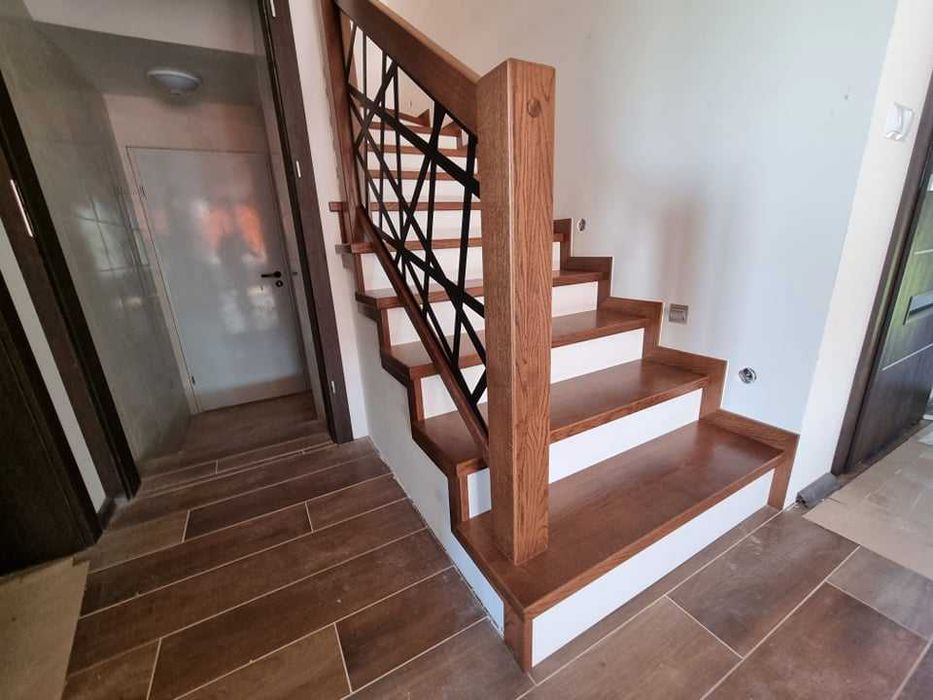 Schody drewniane na beton , samonośne