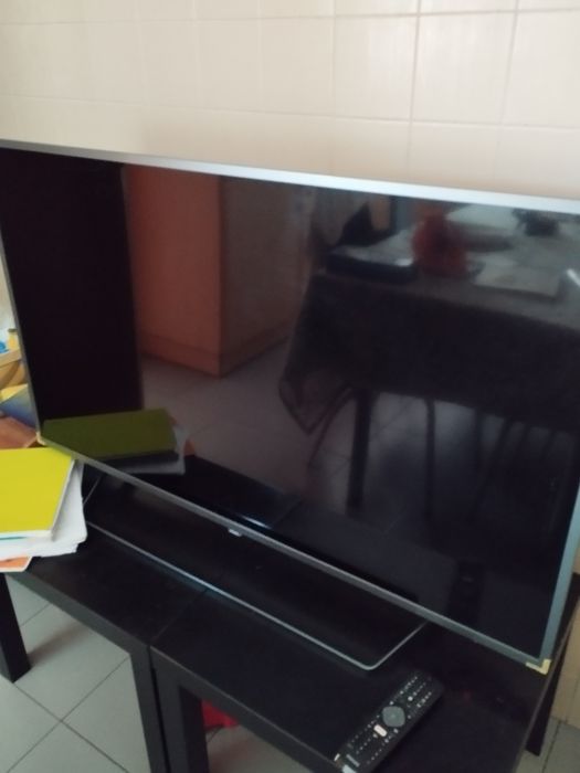 TV Philips LED Ecrã de Cinema 4k ambilight 65 Pol +smart TV
