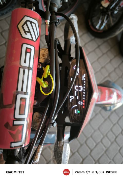 Пітбайк GEON X-ride (250 Motard 14/14 МКПП 6)