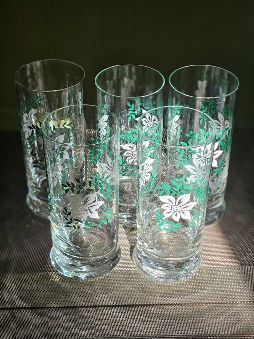 Wysokie szklanki literatki na napoje PRL