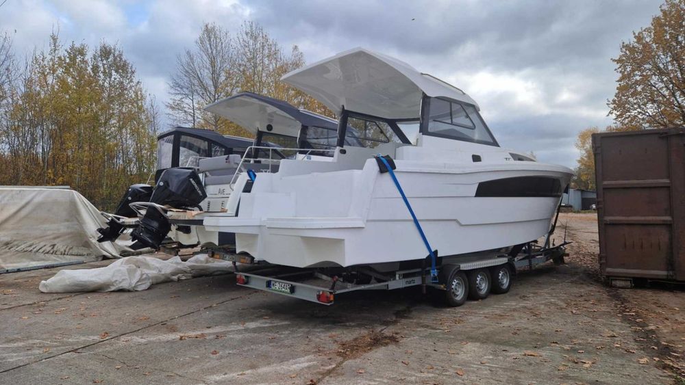 Jacht Nautic 900 łódź motorowa laminaty, skorupa, kadłub