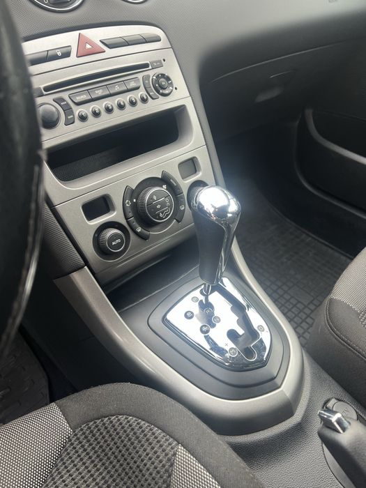 Автомобіль peugeot 308