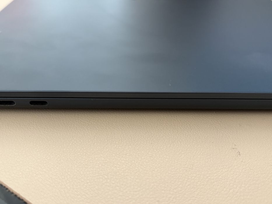 MacBook Air M2 13” Midnight (2022) | Excelente Estado
