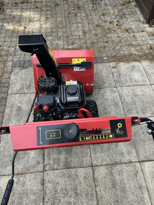 Odśnieżarka spalinowa CEDSB56