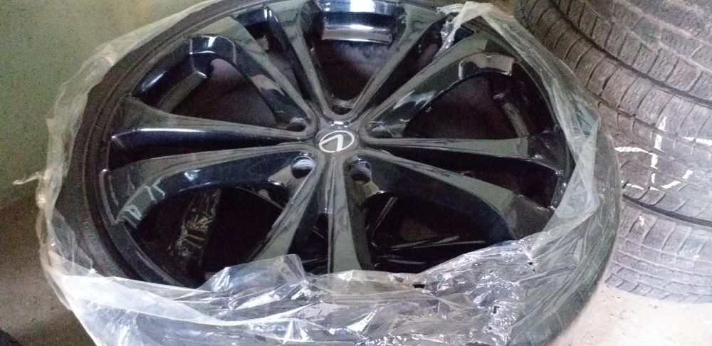 Koła mazda5x114,3x20cali,super na aucie wygladaja, infiniti,lexus,mazd