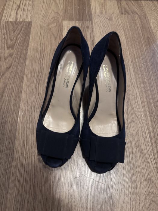 zamszowe szpilki damskie