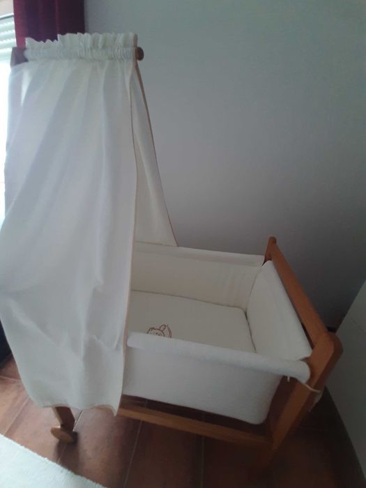 Caminha suspensa para bebé