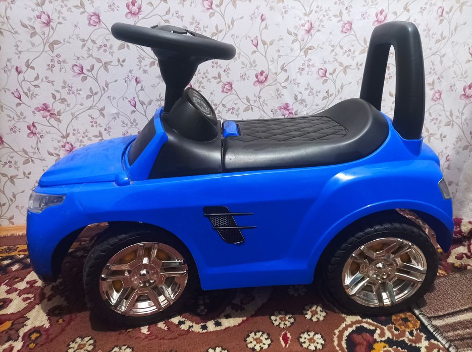 Дитяча машина каталка