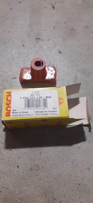 Tenho 3 tampas de distribuidores mais a outra peça novas