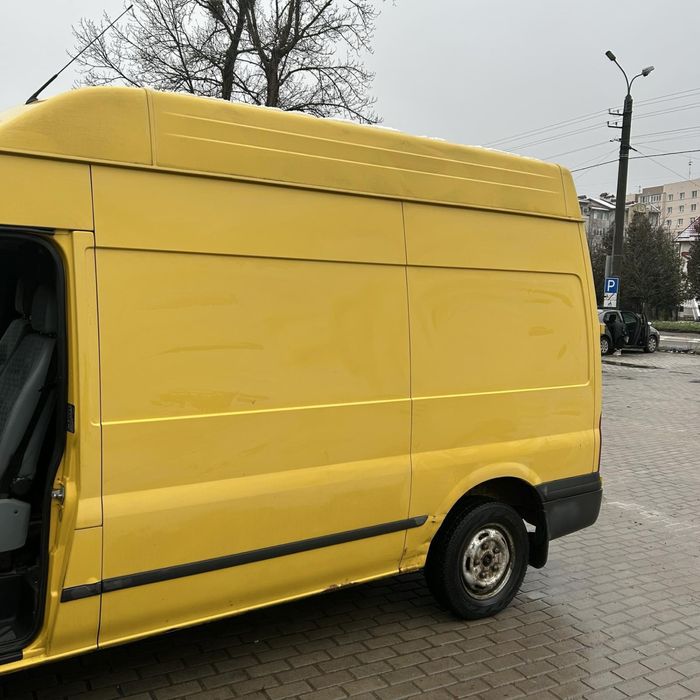 Продам вантажний автомобіль Ford Transit 2012 року випуску