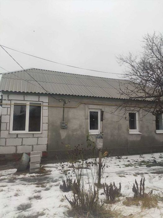 Невеликий будинок на 3 кім. в Малій Данилівці, з газом та зручностями.