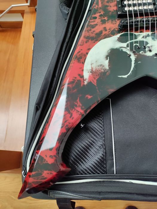 Guitarra Dean Tyrant Bloodstorm V