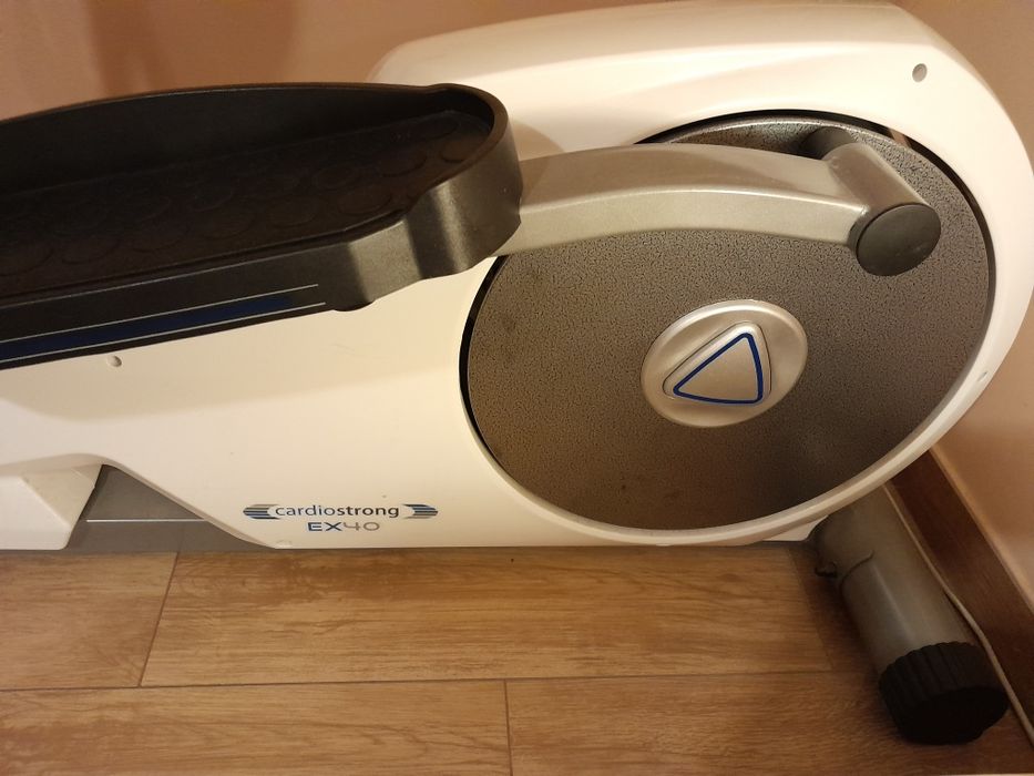 Orbitrek Cardiostrong EX40