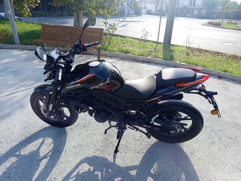 QJ MOTOR//SÓ 700 KM((Igual a Nova )) — photo 4