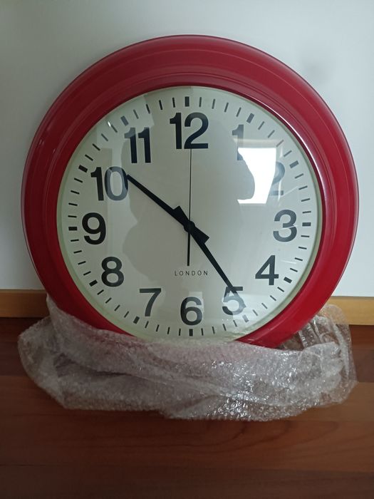 Vendo relógio de parede Novo