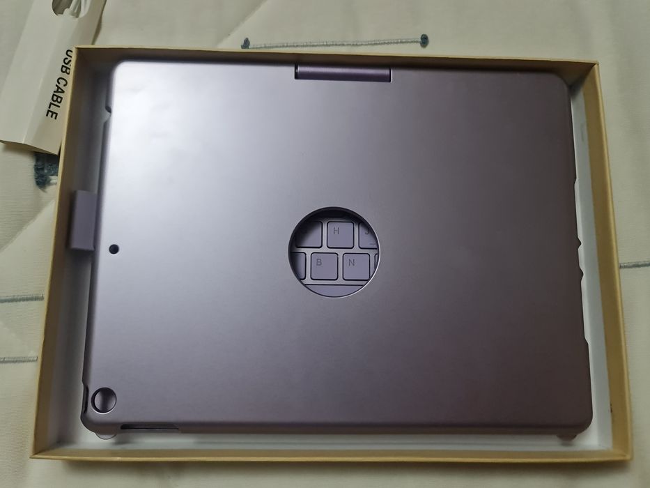 Capa com teclado azerty para ipad