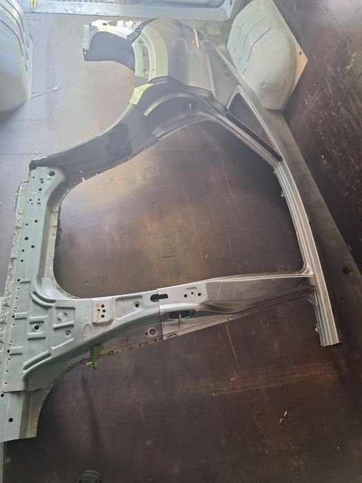 крыло,форточка,стойка ,порог NX Lexus