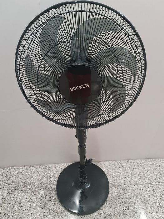 Ventoinha de Pé BECKEN BSF9071 (3 velocidades - Diâmetro: 40 cm)