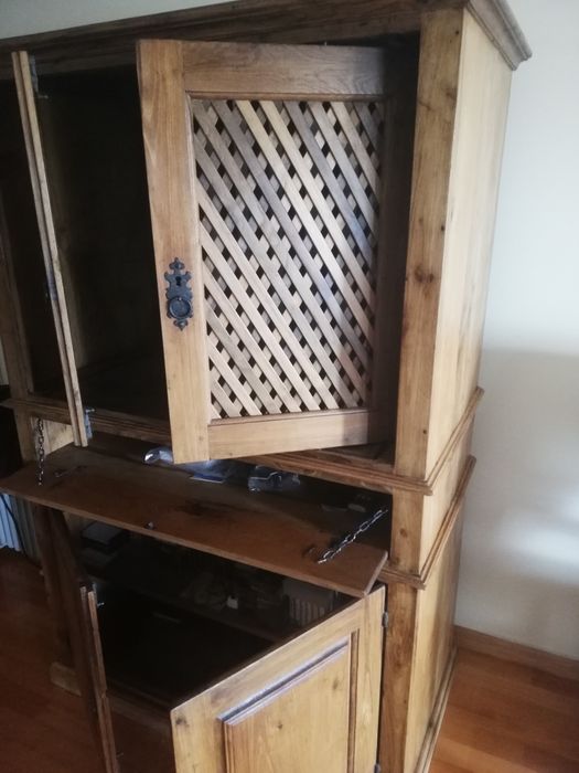 Móvel para TV e outras arrumações