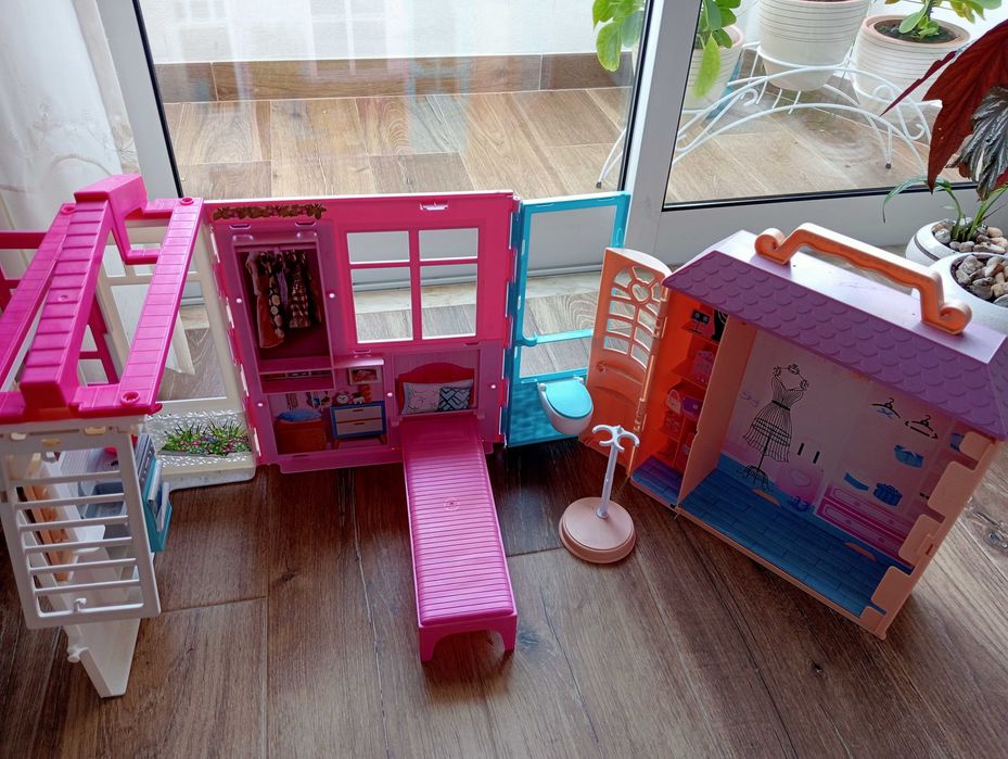 Casa para bonecas(duas para venda)
